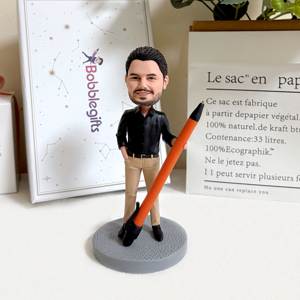 Custom Bobblehead Holding Pen